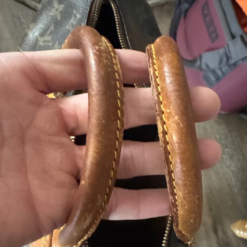 Louis Vuitton Classic Monogram Satchel - Picture 3 of 8